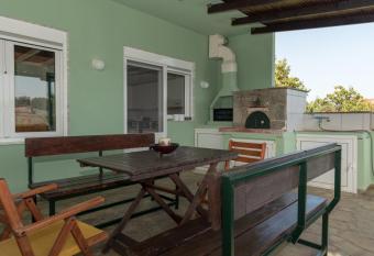 Zak Apartments has Balcony rooms