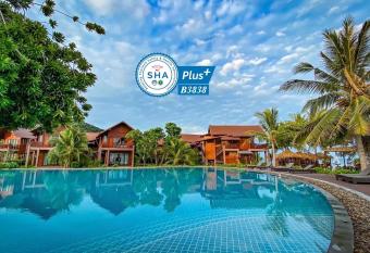 Koh Ma Beach Resort - SHA Extra Plus has Balcony rooms