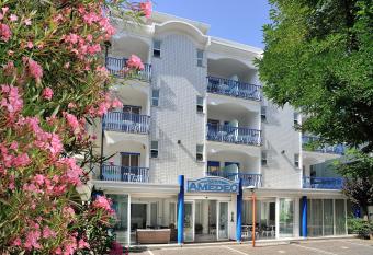 Hotel Amedeo has Balcony rooms