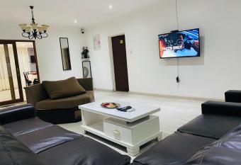 Airport Diamond Guest House has Balcony rooms