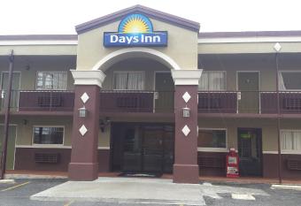 Days Inn by Wyndham Hot Springs has Smoking rooms