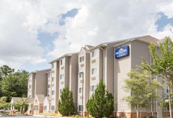 Microtel Inn & Suites by Wyndham Saraland/North Mobile has Smoking rooms