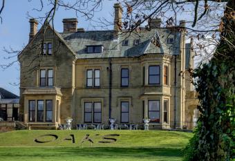 Burnley North Oaks Hotel and Leisure Club allows 18 year olds to book a room