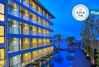 Golden Tulip Pattaya Beach Resort has Balcony rooms