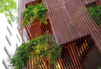 9 Hostel and Bar has Balcony rooms