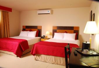 Metro Hotel Panama allows 18 year olds to book a room