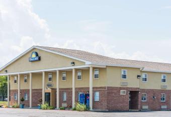 Days Inn by Wyndham Amherst has Smoking rooms