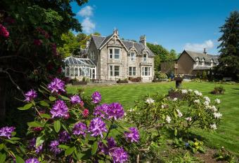The Claymore Guest House and Apartments allows 18 year olds to book a room