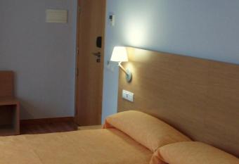 Hotel Windsor allows 18 year olds to book a room