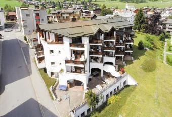 Arena Guesthouse allows 18 year olds to book a room