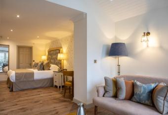 Rothay Manor Hotel allows 18 year olds to book a room