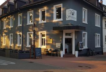 Hotel & Restaurant Sch  tzen allows 18 year olds to book a room