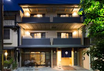 Ryokan Hostel Gion allows 18 year olds to book a room