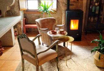 Hostal Pension Artilleiro allows 18 year olds to book a room