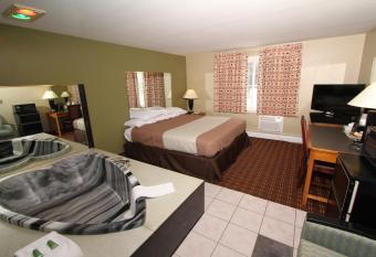 Budget Inn Cicero has Smoking rooms