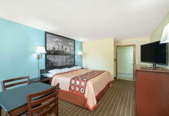 Super 8 by Wyndham North Little Rock/McCain has Smoking rooms