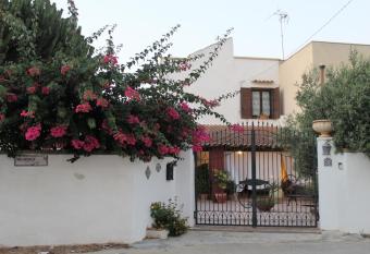 La casa di patrizia has Balcony rooms