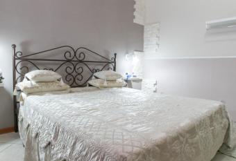 Hotel la Fenice has Balcony rooms