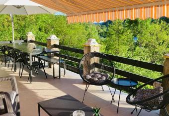 VILA GIGI, ideala pentru relaxare si distractie! allows 18 year olds to book a room