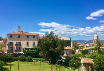 Hotel B Lodge has Balcony rooms