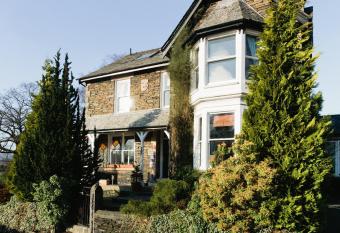 Rum Doodle, Windermere B&B allows 18 year olds to book a room