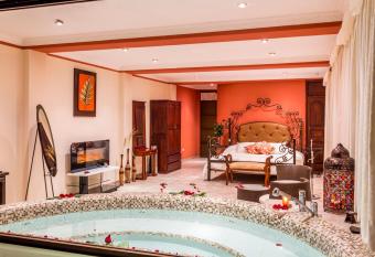 Yumbo Love Experience allows 18 year olds to book a room