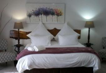 Akidogo Guest House allows 18 year olds to book a room