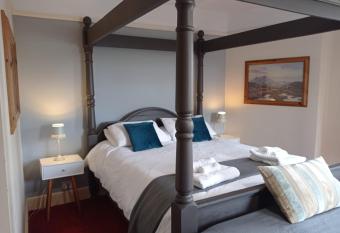 Castle Inn allows 18 year olds to book a room