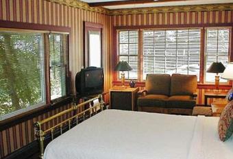 Snug Cottage allows 18 year olds to book a room