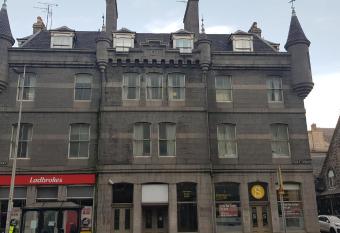 Aberdeen House Hotel allows 18 year olds to book a room