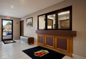 Super 8 by Wyndham Richmond/Chamberlayne Rd has Smoking rooms