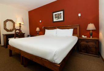 Capital O La Huerta Golf & Hotel allows 18 year olds to book a room