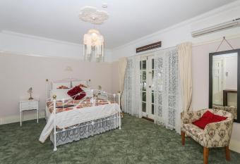 Rosebridge House Bed & Breakfast Adult Retreat allows 18 year olds to book a room