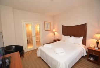 Prince Arthur Waterfront Hotel & Suites allows 18 year olds to book a room