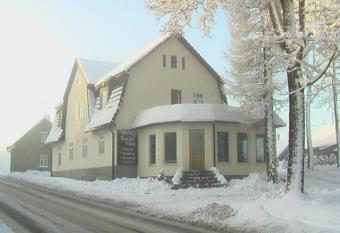 ReeDe Villa has Balcony rooms