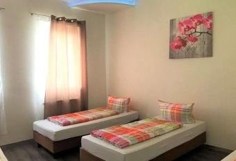 Hostel  allows 18 year olds to book a room