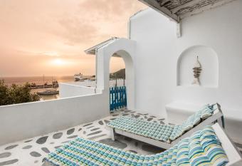 Sunny Guest House New Port Mykonos has Balcony rooms