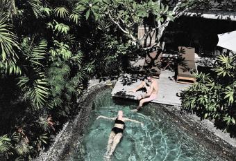 JEstate villas & guest houses - Jimbaran allows 18 year olds to book a room