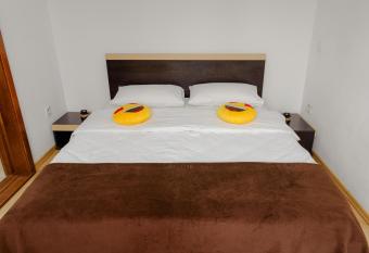 Business Transit to Therme & Bucharest Airport has Balcony rooms