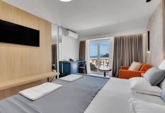 Hotel Laurentum has Balcony rooms