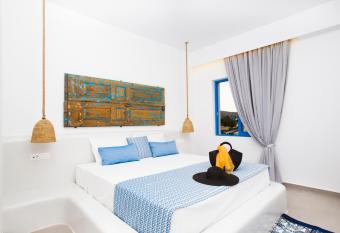 Lindos Portes Suites - Adults Only allows 18 year olds to book a room