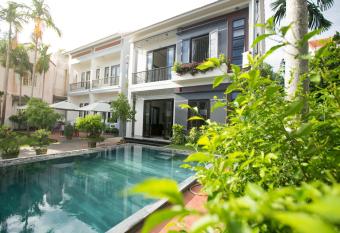 Yen villa H   i An allows 18 year olds to book a room