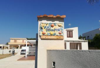 Villa Nonna Pina has Balcony rooms