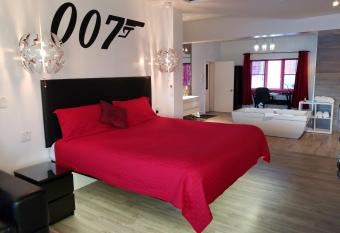 Auberge Aux Nuits de R  ve allows 18 year olds to book a room