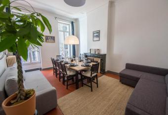 NOCNOC - Le Libert   allows 18 year olds to book a room