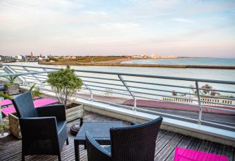 Sea View has Balcony rooms