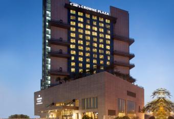 Crowne Plaza New Delhi Rohini, an IHG Hotel has Smoking rooms