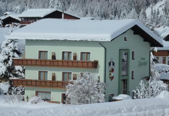 Pension J  gerhof has Balcony rooms