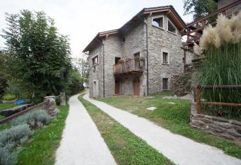 Agriturismo L Eco allows 18 year olds to book a room