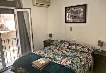 Barbieri Granada Pensi  n has Balcony rooms